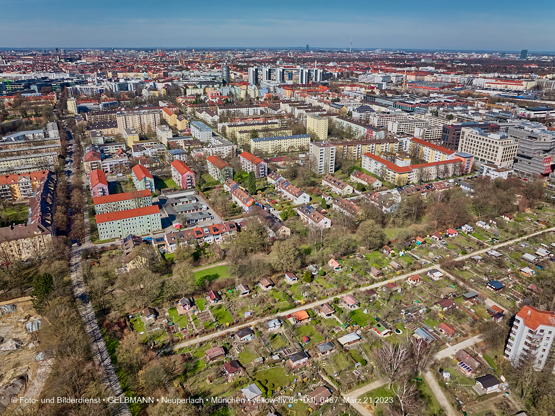 21.03.2023 - Luftbilder von der Baustelle Maikäfersiedlung in Berg am Laim